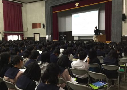 【１年生】 探究活動の意義を紹介。一年かけて探究活動について学習していきます。