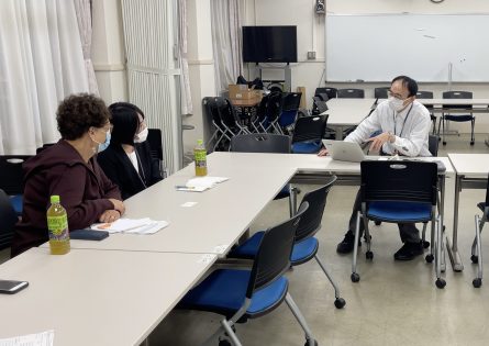 教員同士で意見交換会、昨今の教育の情報について熱い議論が交わされました。