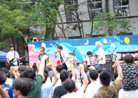 中庭ステージ